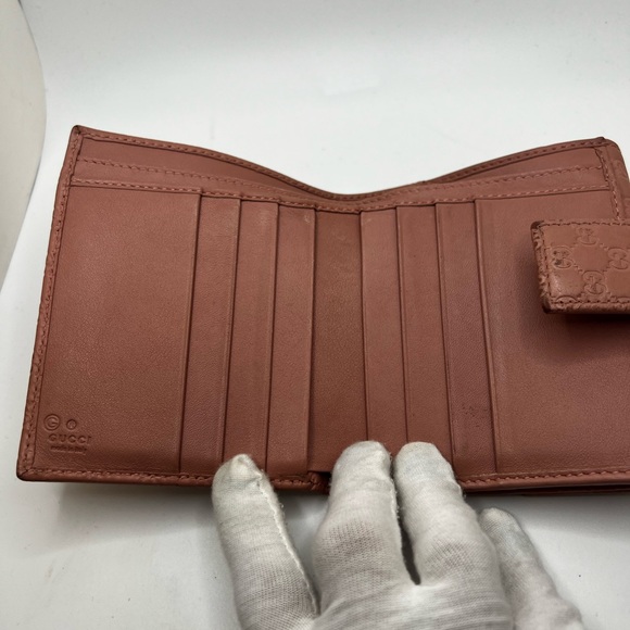 GUC Gucci Pink Guccissima bifold Wallet - Picture 6 of 8